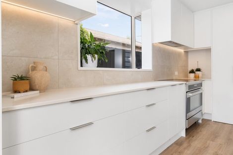 Photo of property in 18 Dover Street, St Albans, Christchurch, 8014