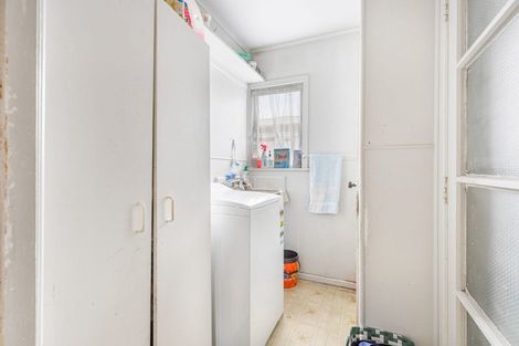 Photo of property in 105 Henderson Valley Road, Henderson, Auckland, 0612