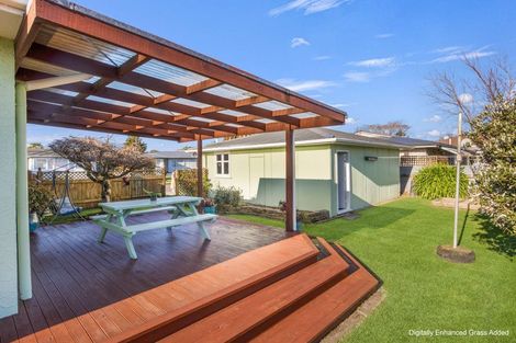 Photo of property in 2 Marsden Place, Awapuni, Palmerston North, 4412