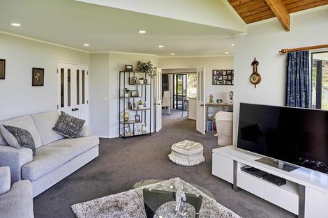 Photo of property in 22 The Crowsnest, Whitby, Porirua, 5024