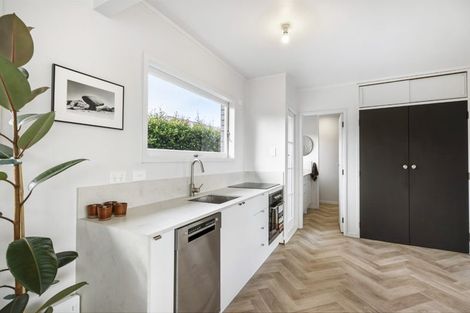 Photo of property in 4/134 Calliope Road, Stanley Point, Auckland, 0624
