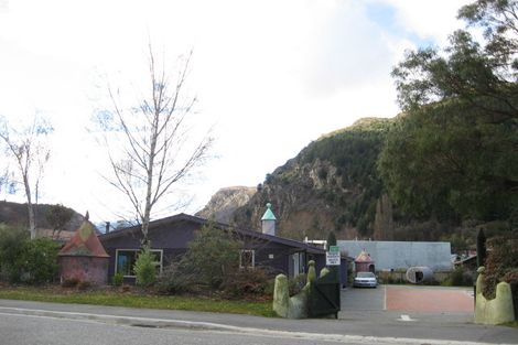 Photo of property in 27 Fryer Street, Queenstown, 9300