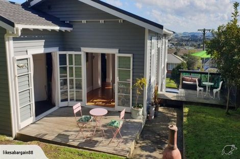 Photo of property in 25 Porter Crescent, Helensville, 0800