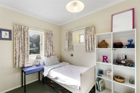 Photo of property in 100 Creswick Terrace, Northland, Wellington, 6012