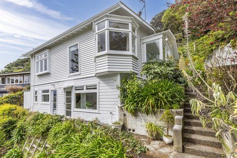 Photo of property in 28 Beacon Hill Road, Strathmore Park, Wellington, 6022