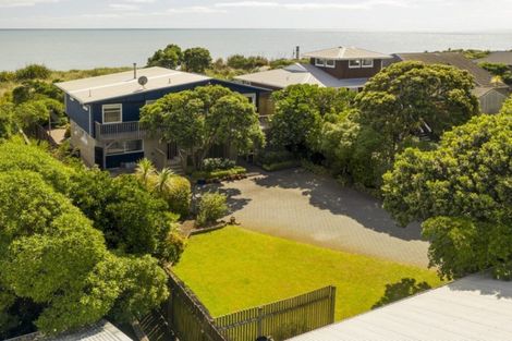 Photo of property in 219 Manly Street, Paraparaumu Beach, Paraparaumu, 5032