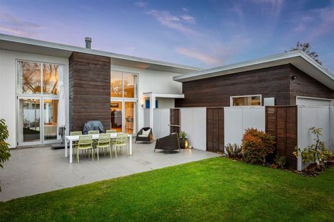 Photo of property in 8 Koromiko Street, Saint Martins, Christchurch, 8022