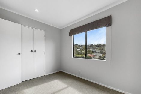 Photo of property in 60 Zefiro Drive, Massey, Auckland, 0614