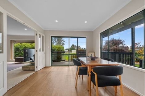 Photo of property in 537 Richmond Road, Lepperton, New Plymouth, 4373