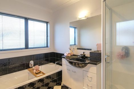 Photo of property in 7 Ngaio Street, Levin, 5510