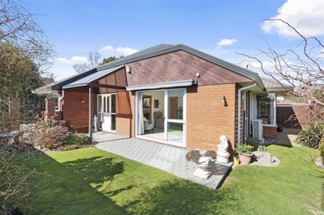 Photo of property in 64 Apsley Drive, Avonhead, Christchurch, 8042