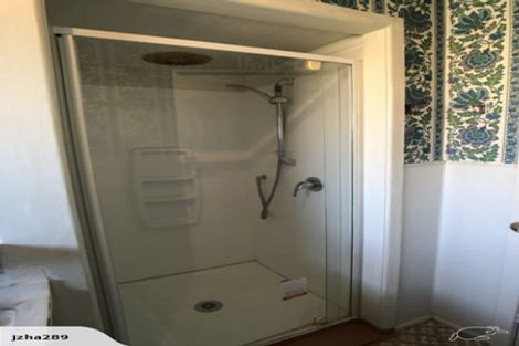 Photo of property in 8 Britton Avenue, Mount Roskill, Auckland, 1041