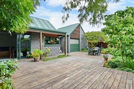 Photo of property in 5 Winters Road, Redwood, Christchurch, 8051