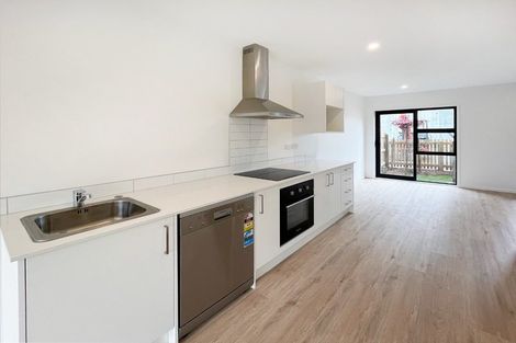 Photo of property in 58 Rauemi Way, Te Atatu South, Auckland, 0610