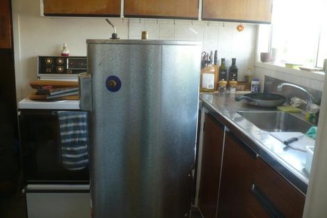 Photo of property in 1b/2 Divich Avenue, Te Atatu South, Auckland, 0610