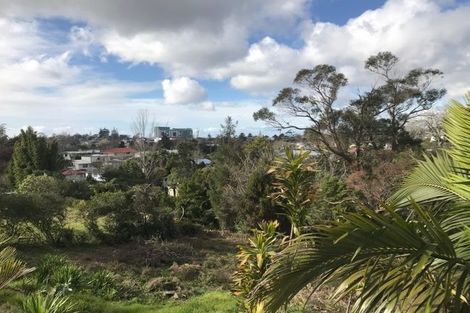 Photo of property in 32 Roick Parade, Glen Eden, Auckland, 0602