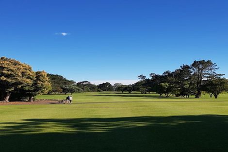 Photo of property in 1/46 Old Lake Road, Narrow Neck, Auckland, 0624