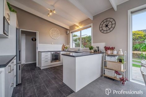 Photo of property in 6 Viscount Grove, Kelson, Lower Hutt, 5010