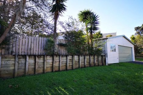 Photo of property in 90 Kemp Road, Massey, Auckland, 0614