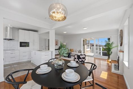 Photo of property in 1/35 Bradbury Road, Botany Downs, Auckland, 2010