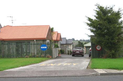 Photo of property in 1/520 Don Buck Road, Westgate, Auckland, 0614