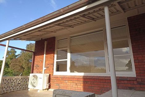 Photo of property in 15 Pohutukawa Avenue, Red Beach, 0932