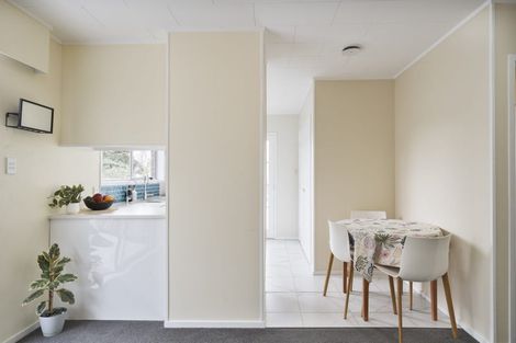 Photo of property in 2/27 Spence Road, Henderson, Auckland, 0612