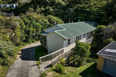 Photo of property in 34a Lyndhurst Road, Tawa, Wellington, 5028