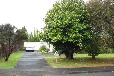 Photo of property in 122 Chichester Drive, Rosehill, Papakura, 2113