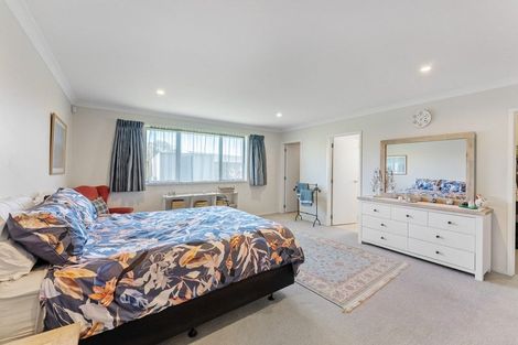 Photo of property in 1 Honeyfield Drive, Whalers Gate, New Plymouth, 4310