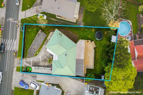 Photo of property in 15 Divich Avenue, Te Atatu South, Auckland, 0610