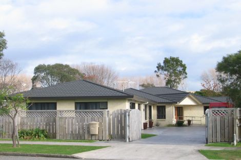 Photo of property in 21 Nimmo Avenue West, Waikanae, 5036