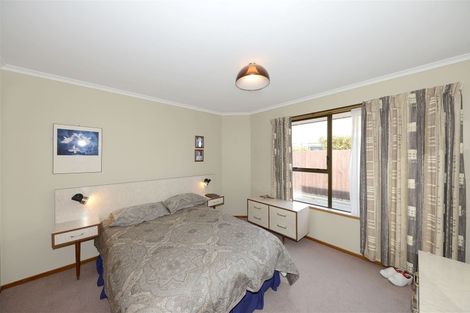 Photo of property in 15 Kamahi Place, Bishopdale, Christchurch, 8051