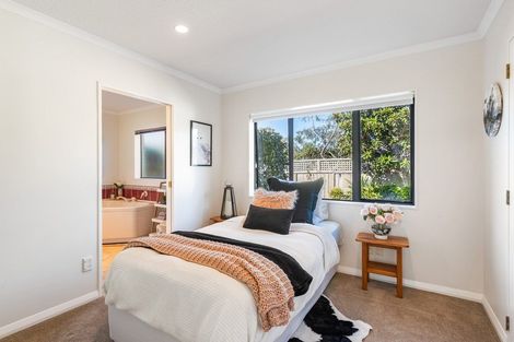 Photo of property in 3 Takahe Drive, Paraparaumu Beach, Paraparaumu, 5032