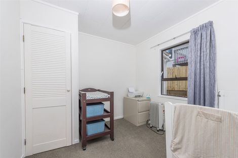 Photo of property in 23 Luckens Road, West Harbour, Auckland, 0618