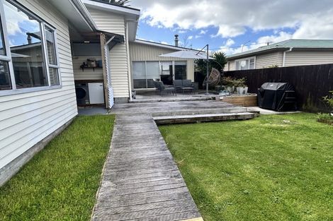 Photo of property in 18 Arawhata Road, Paraparaumu, 5032