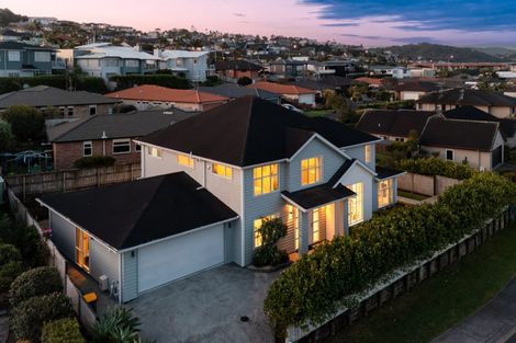Photo of property in 52 Chesterfield Way, Orewa, 0931