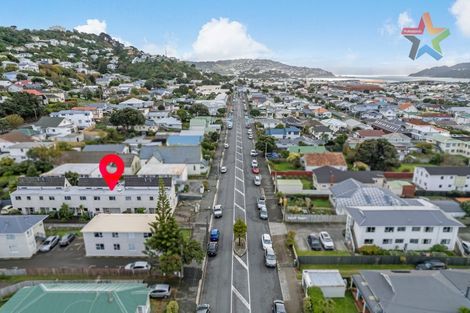 Photo of property in 74f4 Freyberg Street, Lyall Bay, Wellington, 6022