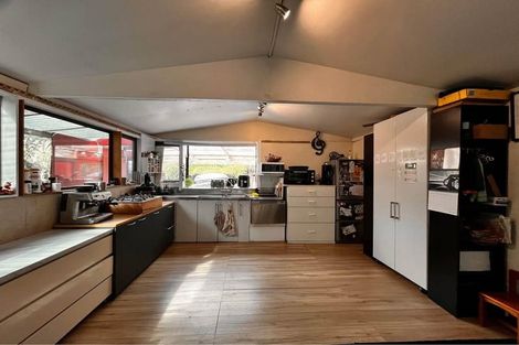 Photo of property in 41 Lone Kauri Road, Karekare, New Lynn, 0772