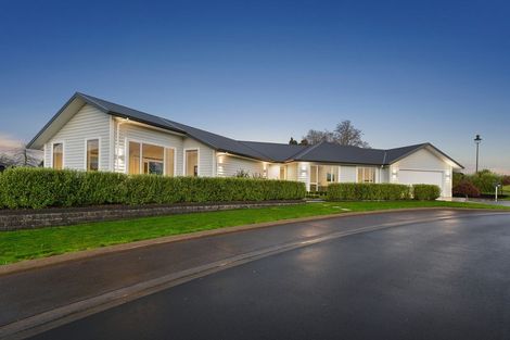 Photo of property in 24 Clifford Close, Leamington, Cambridge, 3432