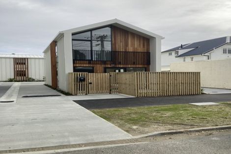 Photo of property in 16 Inglis Street, Seatoun, Wellington, 6022