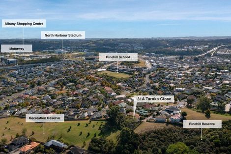 Photo of property in 1/31 Taroka Close, Pinehill, Auckland, 0632