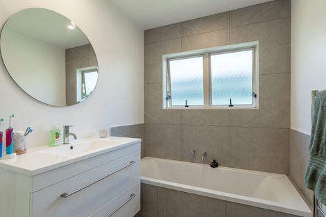 Photo of property in 46 Huia Road, Titirangi, Auckland, 0604