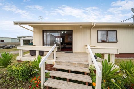 Photo of property in 42 Tawa Street, Hawera, 4610