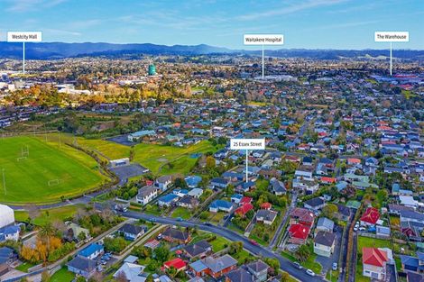 Photo of property in 25 Essex Street, Te Atatu South, Auckland, 0610