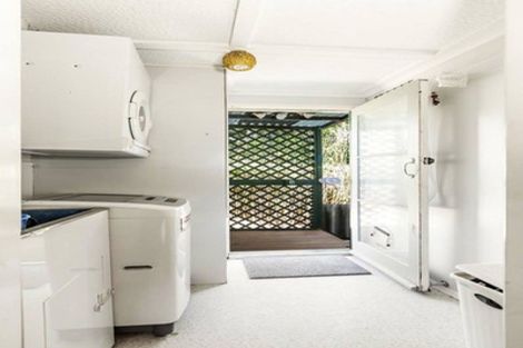 Photo of property in 2/22 Clayburn Road, Glen Eden, Auckland, 0602