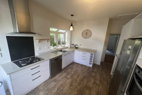 Photo of property in 162 Sutherland Road, Lyall Bay, Wellington, 6022