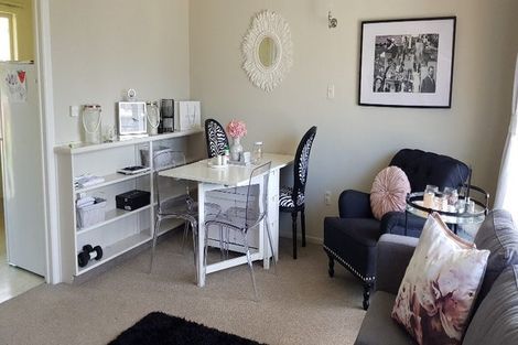 Photo of property in 4a/2 Corrella Road, Belmont, Auckland, 0622