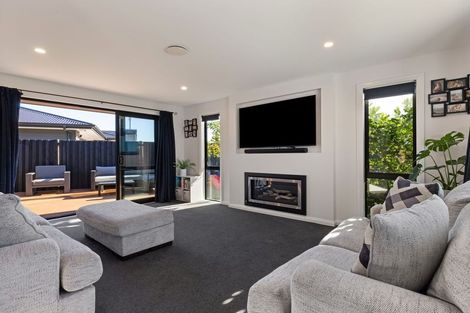 Photo of property in 40 Freedom Drive, Kelvin Grove, Palmerston North, 4414