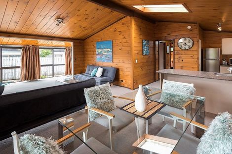 Photo of property in 25a The Esplanade, Eastern Beach, Auckland, 2012